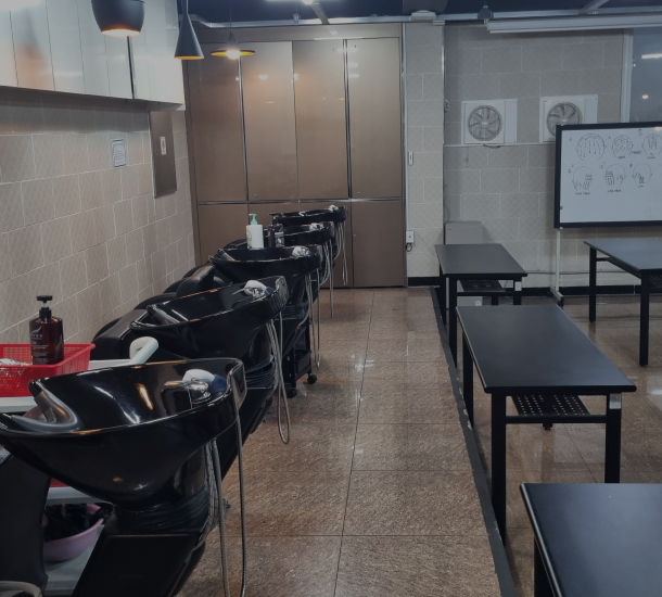 미용고 헤어 실습실